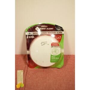 First Alert Alarm Combo DC10 with VCE SMCO210V Clam Tray- Smoke & Carbon